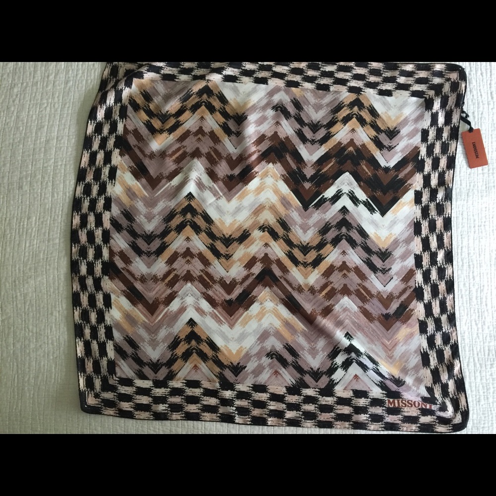 NWT Missoni square silk scarf w/earth tone pattern
